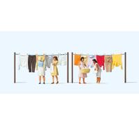 Preiser 10741 Women Hanging Laundry (4) Exclusive Figure Set