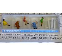 Preiser 14101 Sitting People On Benches (Pk5) OO/HO Gauge Figures