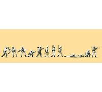 Preiser 16613 Anti-Tank, Winter Uniform, DR 1944 - 45, Unpainted, H0