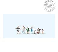 Preiser 79097 N Scale Figures 1:160: Family With Grandmother From The Bakery