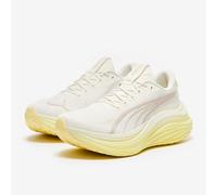 Puma MagMax NITRO Sneaker Warm White/Gold Moon