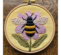 Punch Needle Kit for Beginners, DIY Needle Punch Kits for Adults, Punch Stitching Kit for Adults, Bee on The Flower Embroidery Set for Handmade Gifts & Home Décor