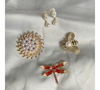 QueenMee Accessories Brooch Bundle