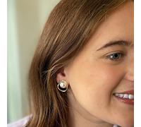 QueenMee Accessories Pearl Clip On Earrings Gold