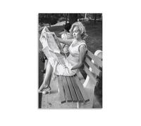QZFNCOYU Marilyn Monroe Reading Newspaper Vintage Black And White Art Poster Canvas Poster Wall Art Decor Print Picture Paintings for Living Room Bedroom Decoration 08x12inch(20x30cm)