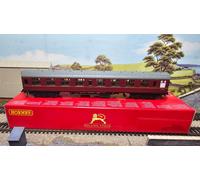 R40505 Hornby BR Mk1 Coach SK (Standard Corridor) Eastern Region BR Maroon