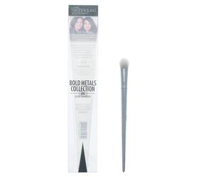 Real Tech: Bold Metal 200 Oval Shadow Brush
