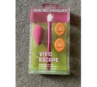Real Techniques - Vivid Escape Bright Eyes Concealer Case 4 Pcs - mak - P2222z