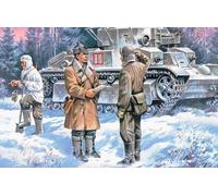 Red Army Infantry (1939-1942) (3 Figures Officer, 2 Soldiers) 1:35 Model Kit ICM