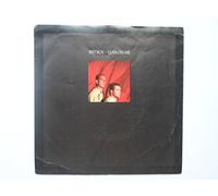 Red Box - Red Box Lean On Me 7" Sire W8926 EX/EX 1985 picture sleeve