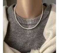 Refined Pearl Necklace Combining Unique Design with Functional Magnetic Buckle (01)