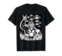 Retro Bigfoot Alien Sasquatch Rock On Hand Sign UFO Selfie T-Shirt