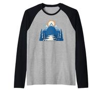 Retro Camper Exploring the Beautiful Wilderness Mountains Raglan Baseball Tee