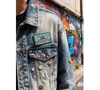 Retro Cassette Tape Enamel Pin - Vintage Music Style Brooch Pin for Jackets, Backpacks and Hats - Cool Aesthetic Lapel Pin Badge for Music Lovers
