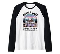 Retro Christmas Winter Vibes Ski Vacation Chalet Crew Raglan Baseball Tee