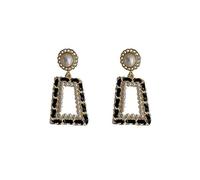 Retro leather pearl geometric earrings for women, unique and stylish design, luxurious and high-end, 2022 style.