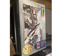 REVELL 1:54 HONEST JOHN MISSILE AND MOBILE CARRIER