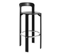 Optimierter Klassiker: Rey Barstool von Hay Die Kollektion des Schweizer Designers Bruno Rey von 1971 kombiniert Hay mit den von Dietiker patentierten schraubenlosen Holz-Metall-Verbindungen und lässt