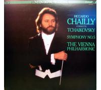 Riccardo Chailly Conducts Tchaikovsky - Symphony No. 5 the Vienna Philharmonic