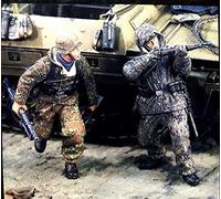 Risjc 1/35 German Armored Soldier Resin Soldier Model of World War II (2 People, no Tank) unpainted and unassembled Miniature Model kit/51627T