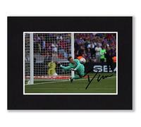 RJR PRINTS Dean Henderson Crystal Palace 2025 FA Cup Signed 8x6 Inch Mounted Photo Print With Pre Printed Signatures That Would Make A Great Gift For Any Fan And Is Ready To Be Framed.
