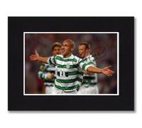 RJR PRINTS Henrik Larsson - Celtic Signed 8x6 Inch Mounted Photo Print With Pre Printed Signature That Would Make A Great Gift For Any Fan And Is Ready To Be Framed.