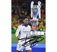 RJR PRINTS Jude Bellingham - Real Madrid 15th Champions League Trophy Signed 6X4 Inch Photo Print With A Pre Printed Signature. Football Autograph Gift