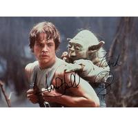 RJR PRINTS Mark Hamill & Frank Oz - Star Wars Signed 6X4 Inch Photo With Pre Printed Signature Which Would Make A Superb Autograph Gift For Any Fan.