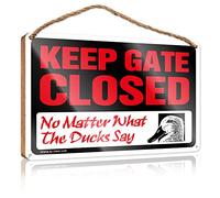 RLVH Wooden Hanging Wall Sign Keep Gate Closed No Matter What The Duck Say Wooden Sign Summer Decor Home Sweet Home Signs Wall Decor(20X30CM)