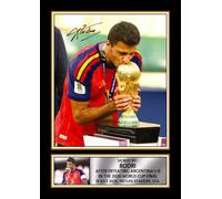 Rodri Spain World Cup Champions 2026 Poster Print - Trophy Celebration Signature Style Football Wall Art - Spain Football Memorabilia Gift - Soccer Fan Gift, A4 Poster (297x210mm)
