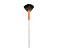 RS 06 Fan Brush | Light Application for Highlighter, Bronzer & Finishing Powder | Soft Bristles for a Natural Glow