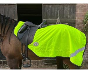 Ruggles Hi Viz 100g Exercise Sheet for Horse/Pony | Waterproof and Breathable | Lightweight 100g Filling | Perfect for Exercising in Wet, Cooler or Dull Conditions (Extra Extra Large)