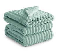 RUIKASI Fleece Throw Blanket for Sofa - Queen Size Fluffy Light Green Throws for Sofas Extra Large, Soft Warm Blanket Throw for Couch, Luxury Decorative Ribbed Bed Blanket 220x240cm