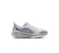 Nike Vomero 18 GORE-TEX Men's Waterproof Road Running Shoes with Reflective Design Accents - Grey 9