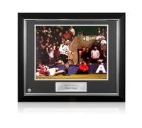 Ryan Giggs Signed Manchester United Football Photo: FA Cup. Deluxe Frame
