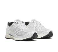 Saucony Progrid Guide 7 White/Black Trainers UK 6