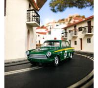 Scalextric C4540 Ford Lotus Cortina - Goodwood 2023 - Andrew Jordan + David Dickenson Cars - Touring Cars for ages + 3 Years, Green and Gold