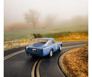 Scalextric C4599 Aston Martin DB5 Blue Yellow Historic GT Racing Cars Classic