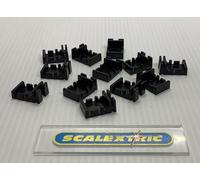 SCALEXTRIC SPORT DIGITAL BLACK PLASTIC BORDER / BARRIER CLIPS x 12 (NEW) 8212