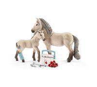 Schleich Horse Club Hannah's First-aid Kit Toy Playset, 5 to 12 Years