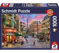 Street to the Eiffel Tower