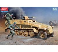 Sd.kfz. 251/1 Ausf. C 1:35 Plastic Model Kit Academy