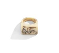 SDEWFFWSA Women's Colorful Acrylic Plain Band Ring, Geometric Square Wide Resin Finger Ring