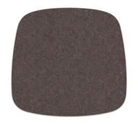 Zubehör: Sitzauflage-Filzauflage Eames Plastic Arm Chairs DAR / RAR / DAW / DAX Hey Sign Machen das Sitzen auf Ihren Eames Plastic Arm Chairs DAR, RAR, DAW und DAX von Vitra noch angenehmer: Mit den praktischen Sitzauflagen von Hey Sign aus Filz, die Sie hier genau passend für Ihre Vitra Stühle und in vielen verschiedenen Farbausführungen online bestellen können. Hey Sign ist Experte in Sachen Filzverarbeitung - kein Wunder also, dass nur 100%ige Schurwolle für die Sitzauflagen zum Einsatz kommt, die nach Öko-Tex-100 zertifiziert ist. Auch das Wollsiegel der „The Woolmark Company“ konnte sich der deutsche Hersteller sichern. Während das Filzmaterial für angenehmes und atmungsaktives Sitzen sorgt, verhindert die unten aufgebrachte Antirutschbeschichtung, dass Ihr Sitzkissen auf den Eames Stühlen verrutscht. Auf Zusatz von Chemie verzichtet Hey Sign vollständig und die Produktion findet in Deutschland statt. Hinweis: Dieser Artikel ist ein Einzelstück. Als Einzelstücke verkaufen wir ungebrauchte und neuwertige Artikel, die KEINE Beschädigungen aufweisen. Das können zum Beispiel Auslaufmodelle, Restposten oder Retourenartikel sein. Da die Artikel zudem oft nur in begrenzter Stückzahl vorhanden sind, sind sie für den Zwischenverkauf vorbehalten. Einzelstücke sind wie alle Designerschnäppchen vom Umtausch ausgeschlossen.