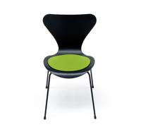 Gute Grundlage: Hey Sign Sitzauflage für den 3107 Siebener Stuhl von Fritz Hansen Mit einer Sitzunterlage sitzt es sich einfach eine Spur besser und angenehmer, insbesondere, wenn diese aus einem so h