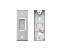 Selectric 5M Satin Chrom White Insert 1 Gang 10A 2 Way Architrave Switch With 25mm Architrave Back Box - Flush Mount