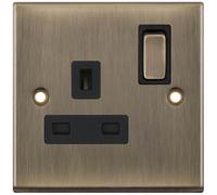 Selectric 7MPRO-621 7M-PRO 1 Gang 13A Switched DP Socket Outlet - Antique Brass, Black Insert