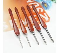 SEVENSUN Crochet Hooks Set 5 Pack of 2.5mm 3.5mm 4.5mm 5.5mm 6.5mm Crochet Hook, SEVENSUN Hand Polished Ergonomic Crochet Hooks, Stainless Steel Crochet Hook, Wood Handle Pointed Crochet Needle