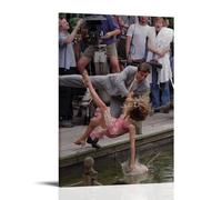 Sex And The City The Iconic Scene from The TV Series Where Carrie Bradshaw And Big Fall Into The Water Poster Decorative Painting Canvas Wall Posters And Art Picture Print Modern Family Bedroom Decor
