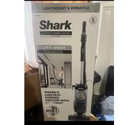 Shark Lift-Away Upright Vacuum Cleaner NV602UK